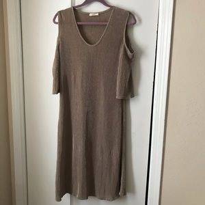 Women’s pleaded dress